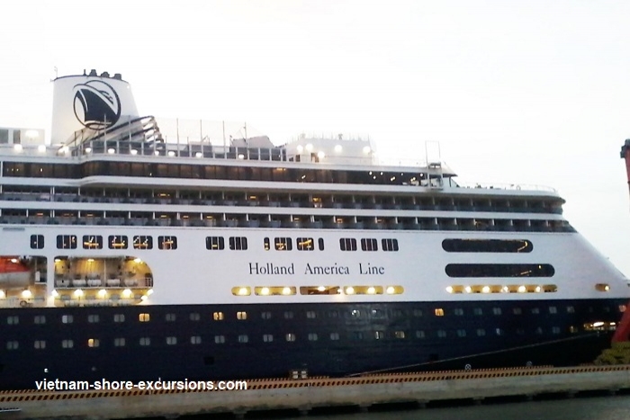 Ha Long Bay Shore Excursions