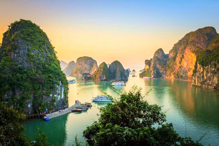 ha_long_bay_day_cruise_tour